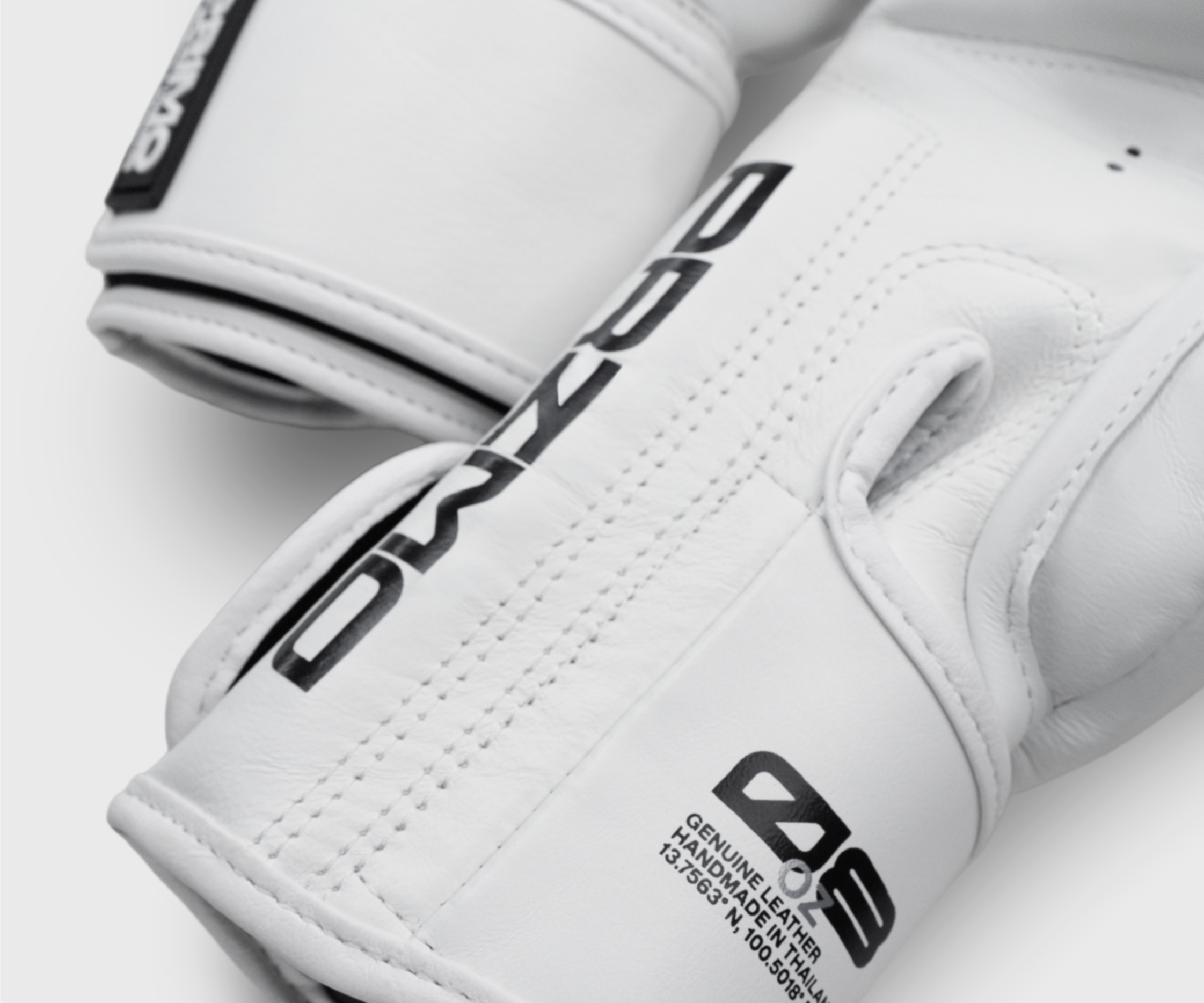 Mamba Series Boxing Gloves - White